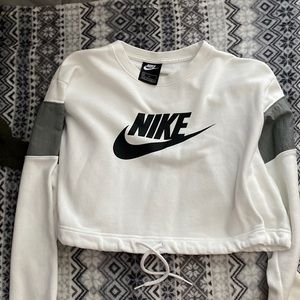 cropped hoddie tie at waist